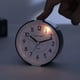 thumbnail image 3 of Reloj despertador con batería for dormitorio, relojes pequeños con pilas, reloj de noche, reloj de mesa pequeño retro silencioso y relojes de escritorio for oficina, 3 of 4
