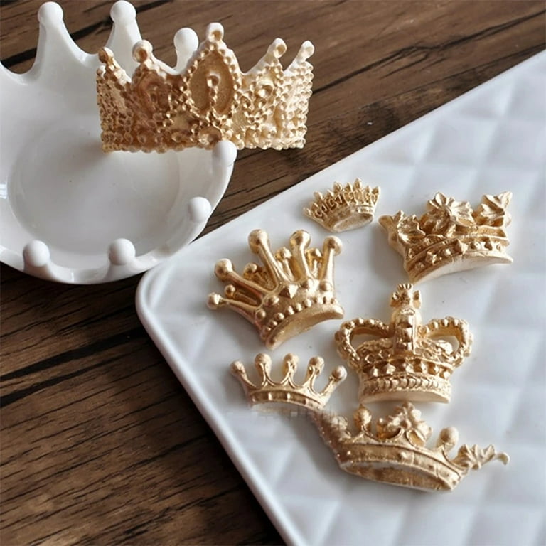 Crown top cake mold