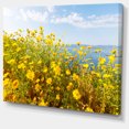 thumbnail image 2 of Petites Fleurs Jaunes sur Bord de Mer - Grande Impression sur Toile, 2 of 3