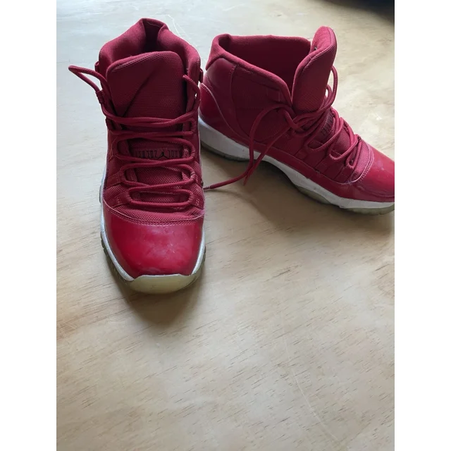 Ni - ke Ni - ke Air Jordan 11 Win Like 96 Youth Size 7Y 8.5 Women 378038-623 Gym Red Shoes