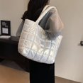 thumbnail image 3 of Bolso de burbujas con forma de nube para mujer y niña superficie brillante para ir de compras y viajar (blanco), 3 of 9