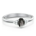 thumbnail image 1 of Bague Ovale avec Accents d'Épaule - Quartz Fumé (Juin), 1 of 5