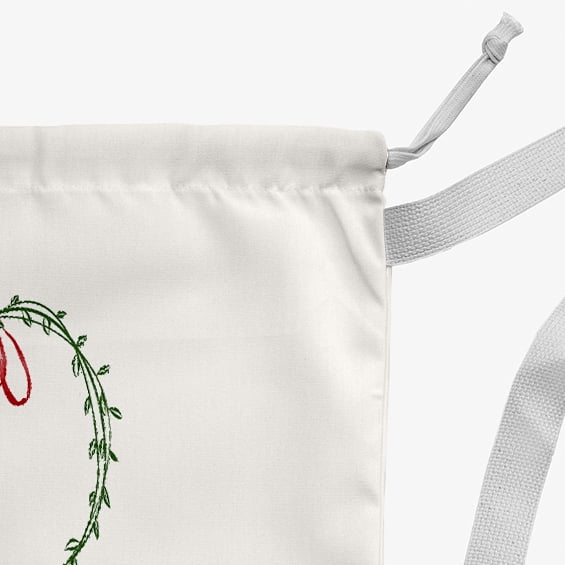 Simply Daisy Simple Wreath 28 x 36 in Green Laundry Bag
