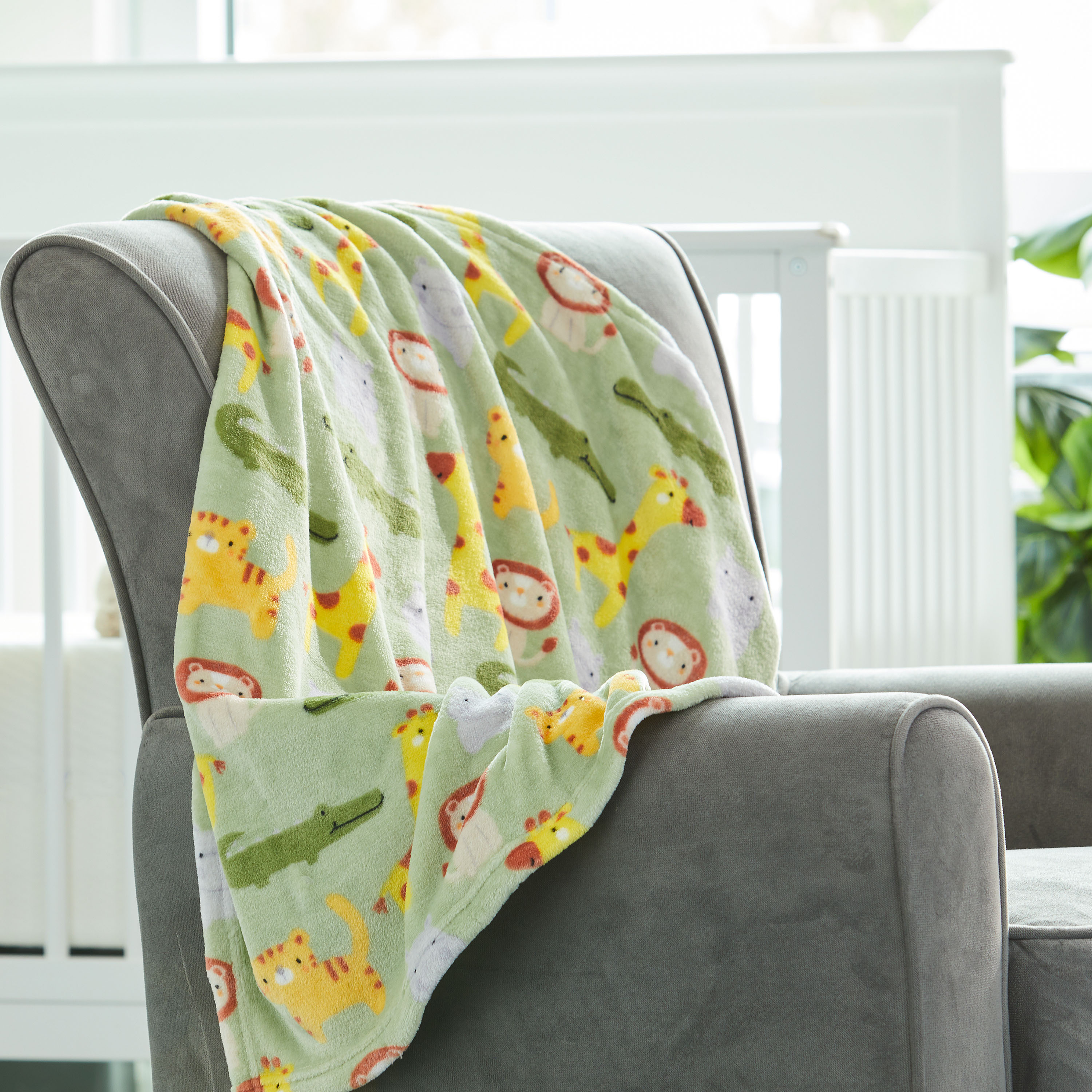 (Paquete de 3) Manta de bebé súper suave de felpa Parent's Choice impresa de selva verde, 30" x 36", unisex para infantes 5