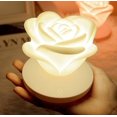 thumbnail image 3 of Luz de noche de flor rosa, lámpara de escritorio LED con carga USB, luz de atmósfera de silicona, color blanco, 3 of 5