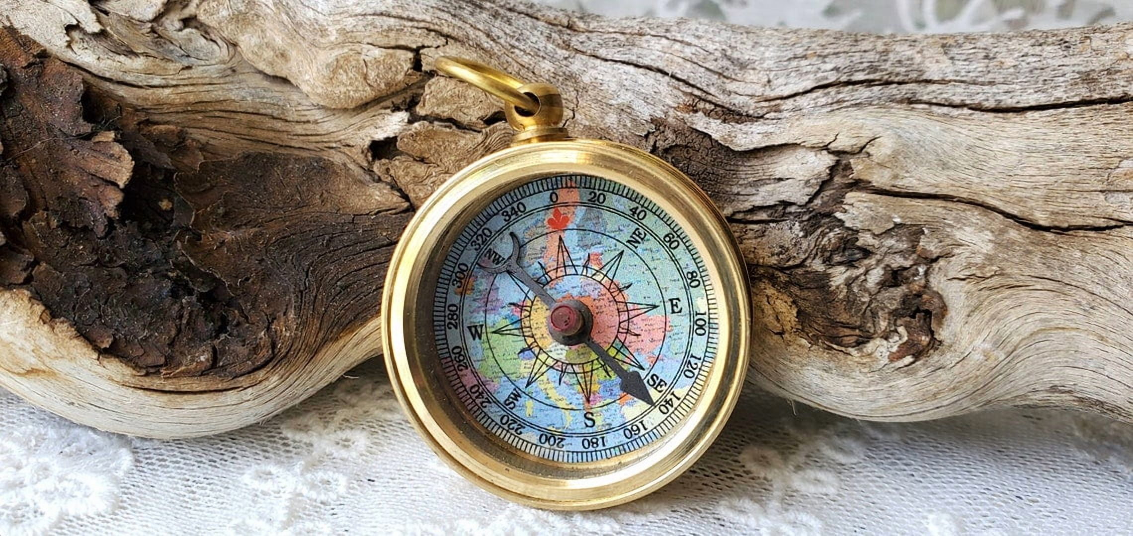 Set of 5 Heavy Brass Magnetic Compasses with World Map Dial | Maritime Treasures | Functional Pocket Compass Gift Set – Collectible Vintage Nautical Look