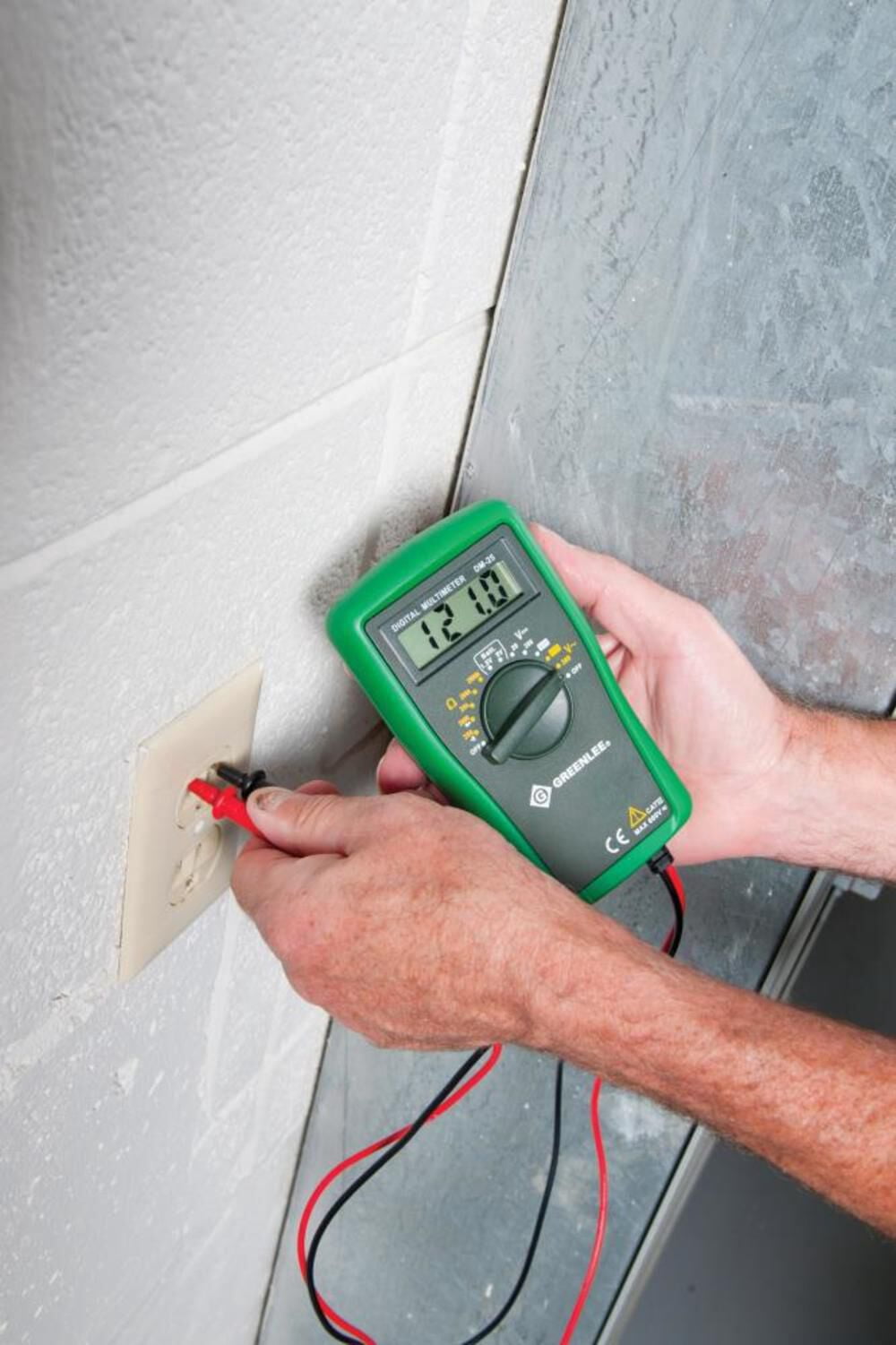 Greenlee Textron DM-25 600V AC/DC Digital Multimeter