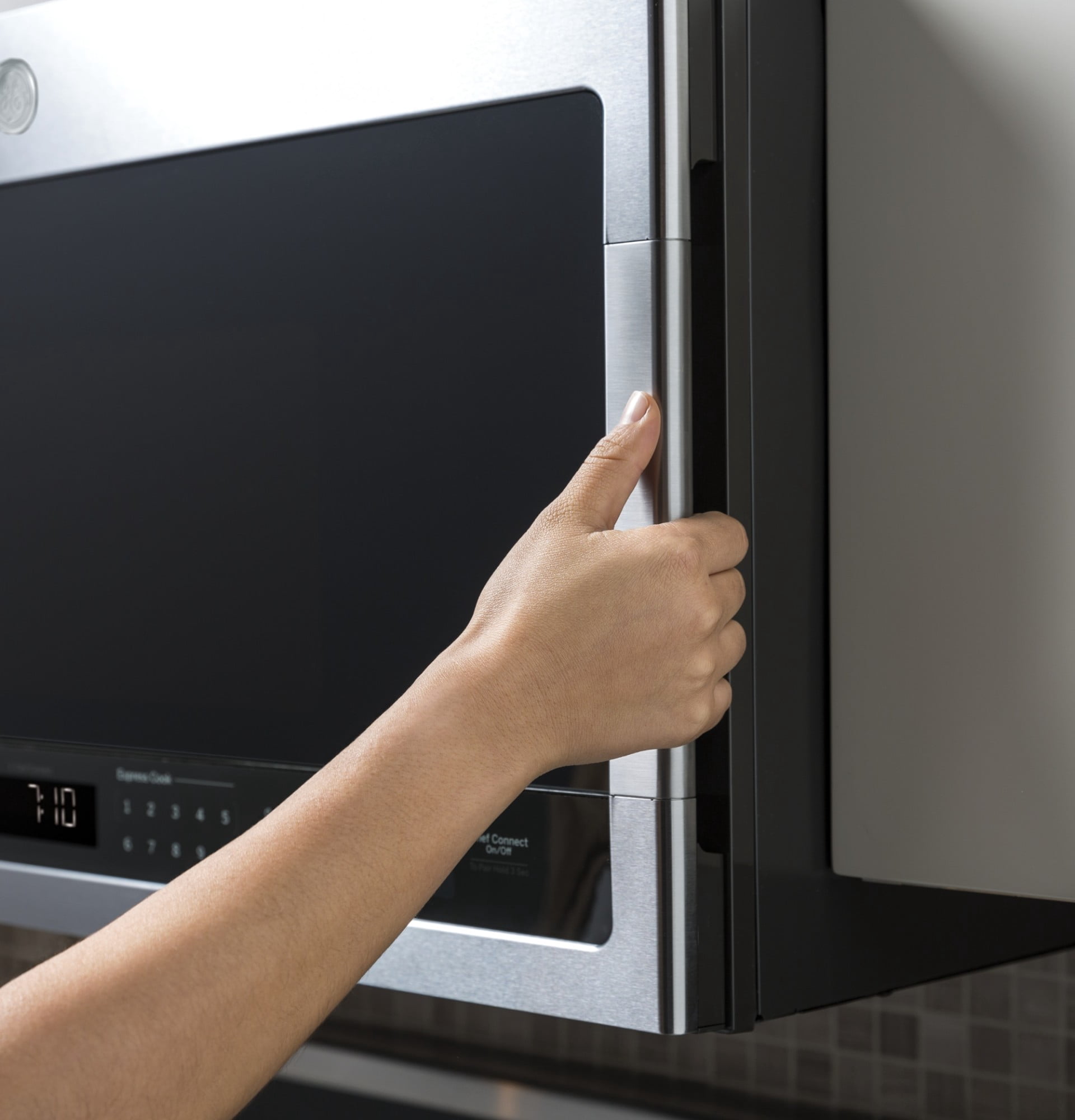 GE Profile PVM9005SJSS 30 Over-the-Range Microwave with 2.1 cu. ft. Capacity in Stainless Steel