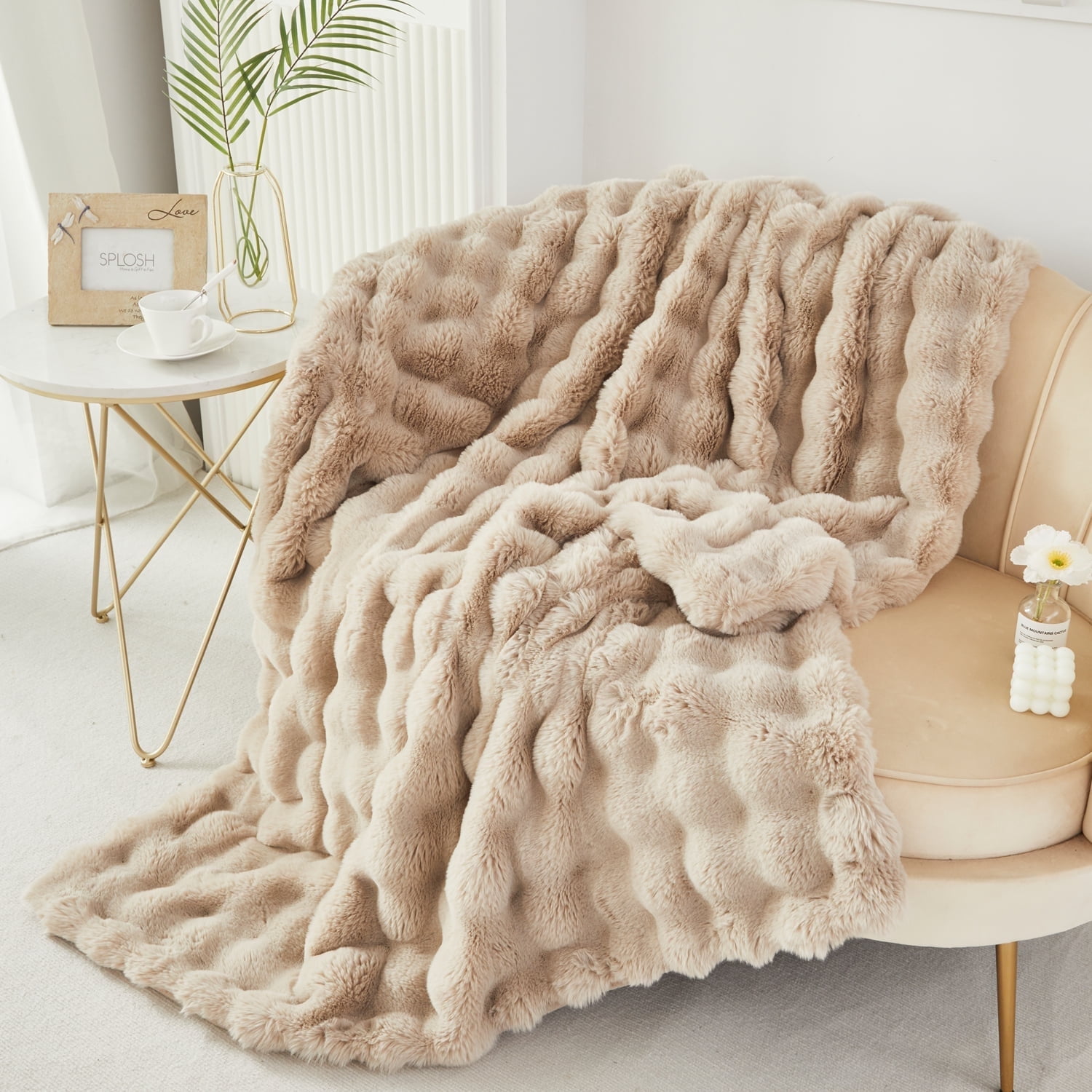 URBONUR Taupe Faux Rabbit Fur Bubble Throw Blankets for Couch Bed Sofa, Soft Warm Thick Throws and Blankets, Fluffy Fuzzy Plush Throw Blankets 51×63 Inches