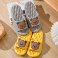 thumbnail image 3 of Zapatillas de baño antideslizantes con Oso de dibujos animados para mujer, Chanclas de suela suave para el hogar, informales, a la moda, novedad de verano, 3 of 7