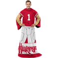 thumbnail image 1 of Couverture à Porter sous Licence Officielle avec Manches, Couverture en Molleton de Soie (Nebraska Cornhuskers - Rouge,), 1 of 5