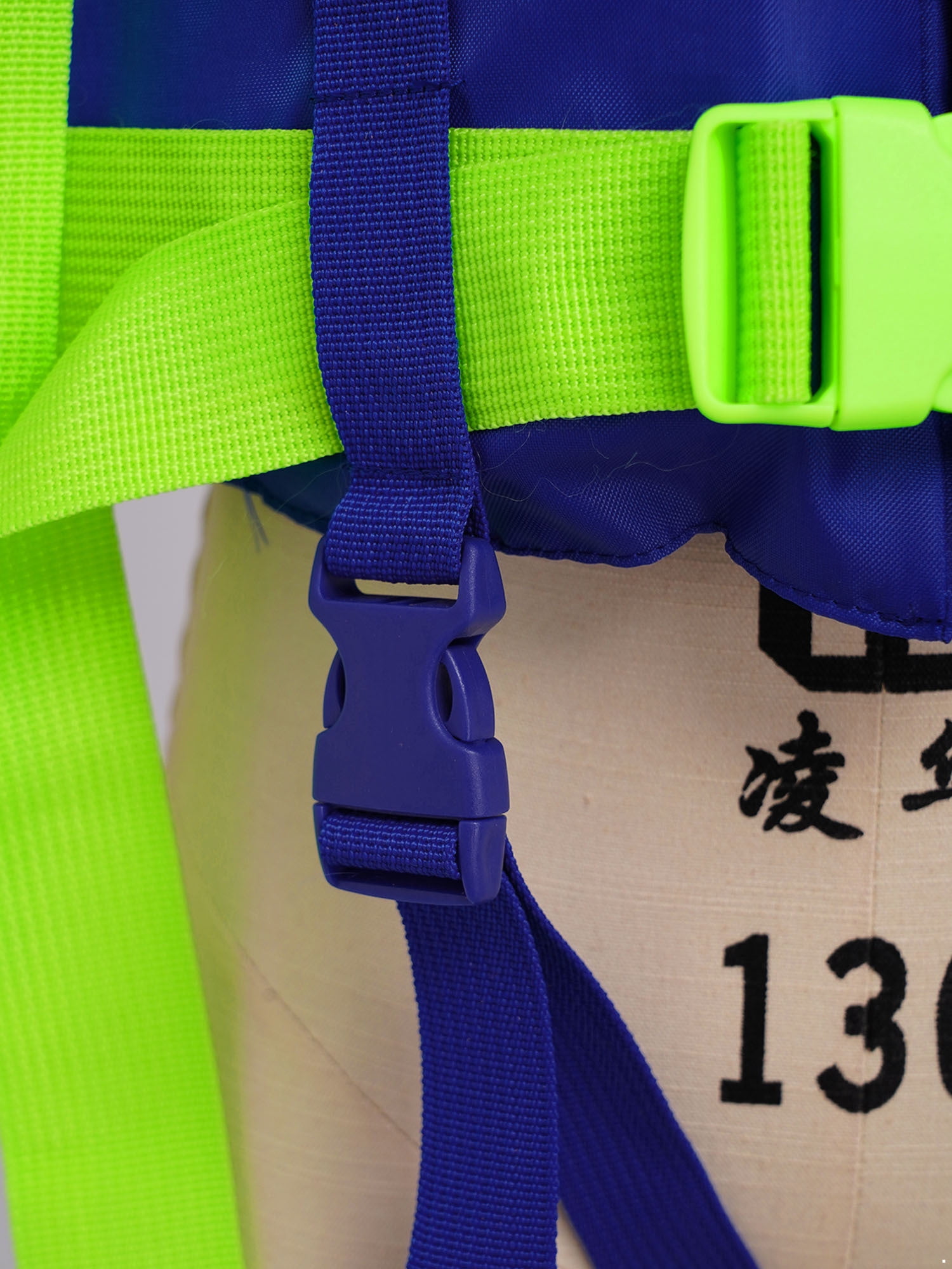 Haitryli Boys Girls Swim Life Vest Kids Color Block Buoyancy Jacket Fishing Snorkeling Water Sports Tops Blue Fluorescent Green XL