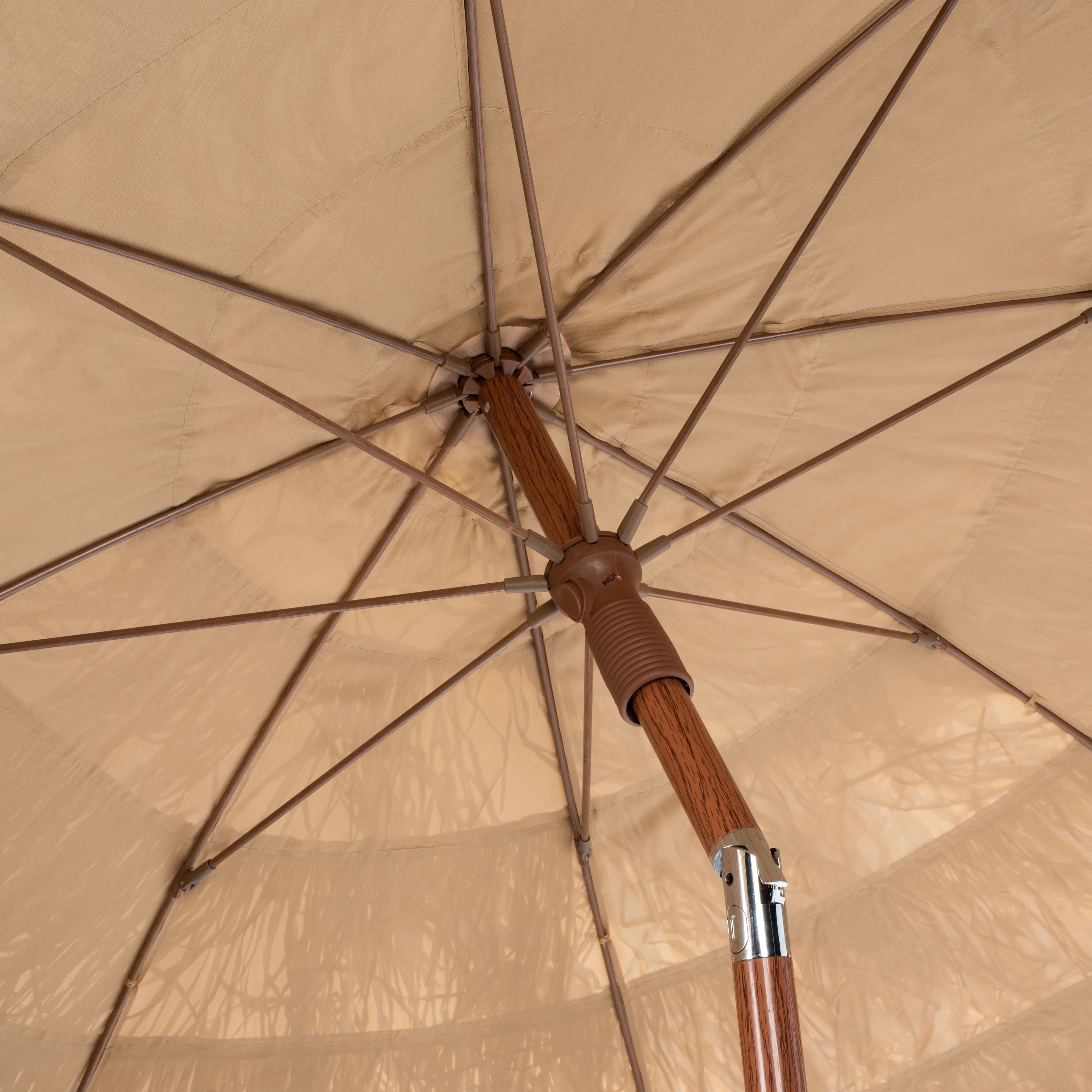 SAFAVIEH Hilo Outdoor Patio 6.5' Tiki Beach Umbrella