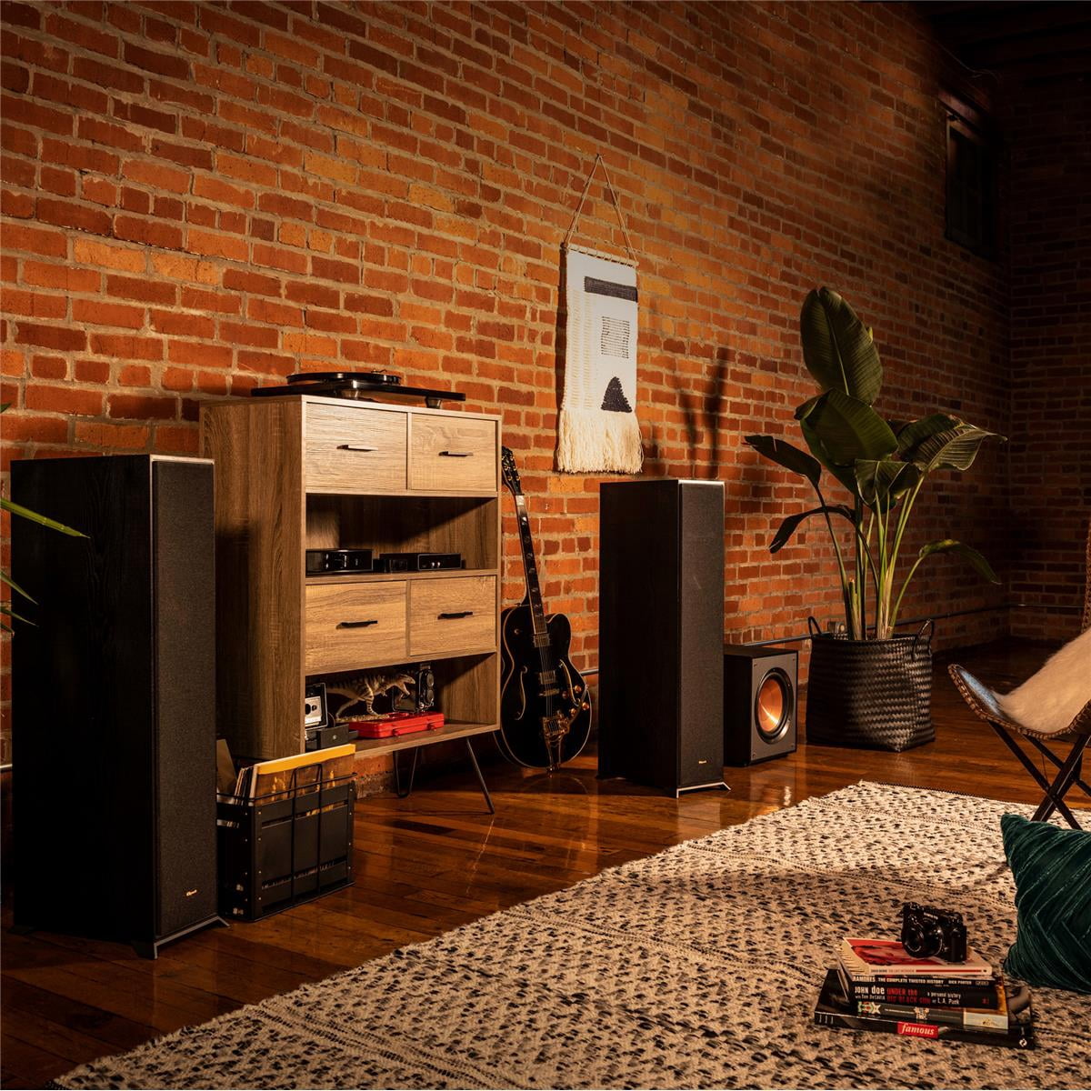 Klipsch Reference 5.0 Home Theater System Bundle with 2x R-620F Floorstanding Speaker, R-52C Center Channel Speaker, 2x R-41M Bookshelf Speaker, Black