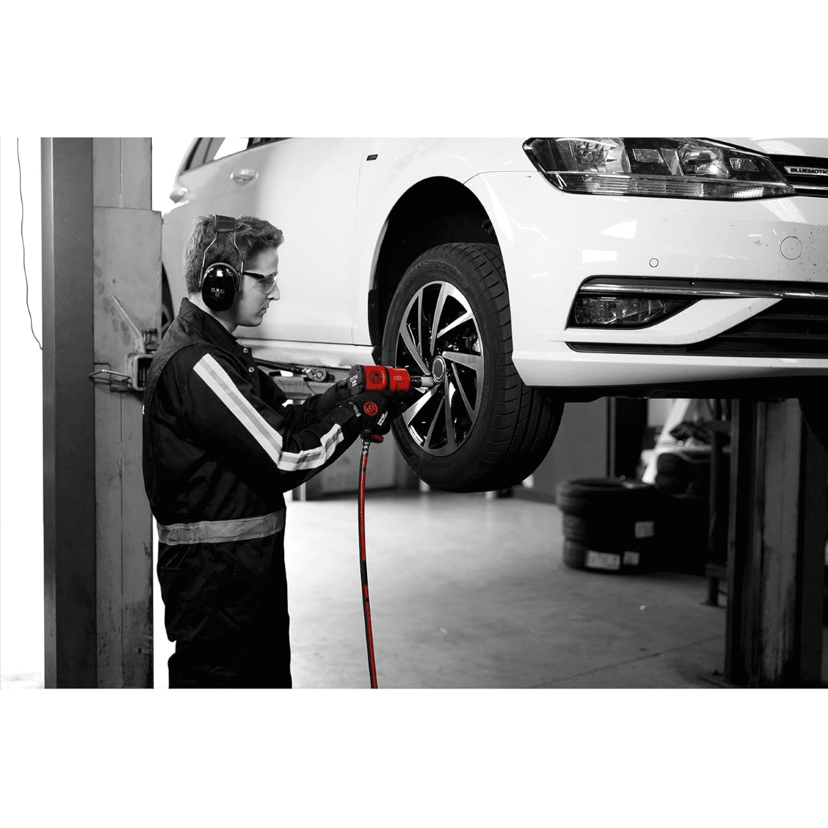 Chicago Pneumatic CP7748TL - 1/2 Inch Air Impact Wrench, Torque Limited, Pistol Handle, Max Torque Reverse Output 960 ft.lbs / 1300 Nm - 7000 RPM, Twin Hammer