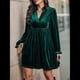 thumbnail image 4 of Vestido Elegante Retro Corto Holgado con Escote en V y Larga de Terciopelo de Color Liso para Mujer, Ropa de Moda para Otoño e Invierno. Verde Oscuro S, 4 of 9