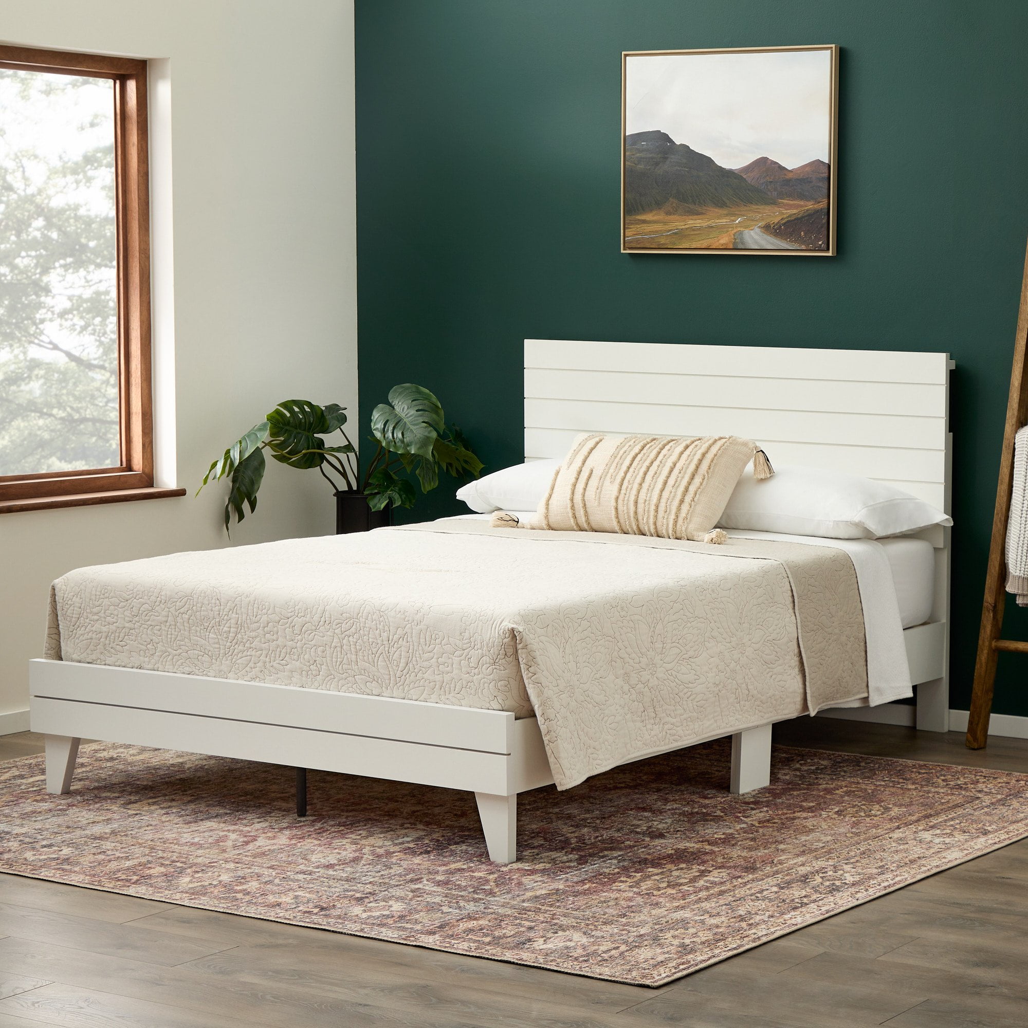 Shiplap platform store bed