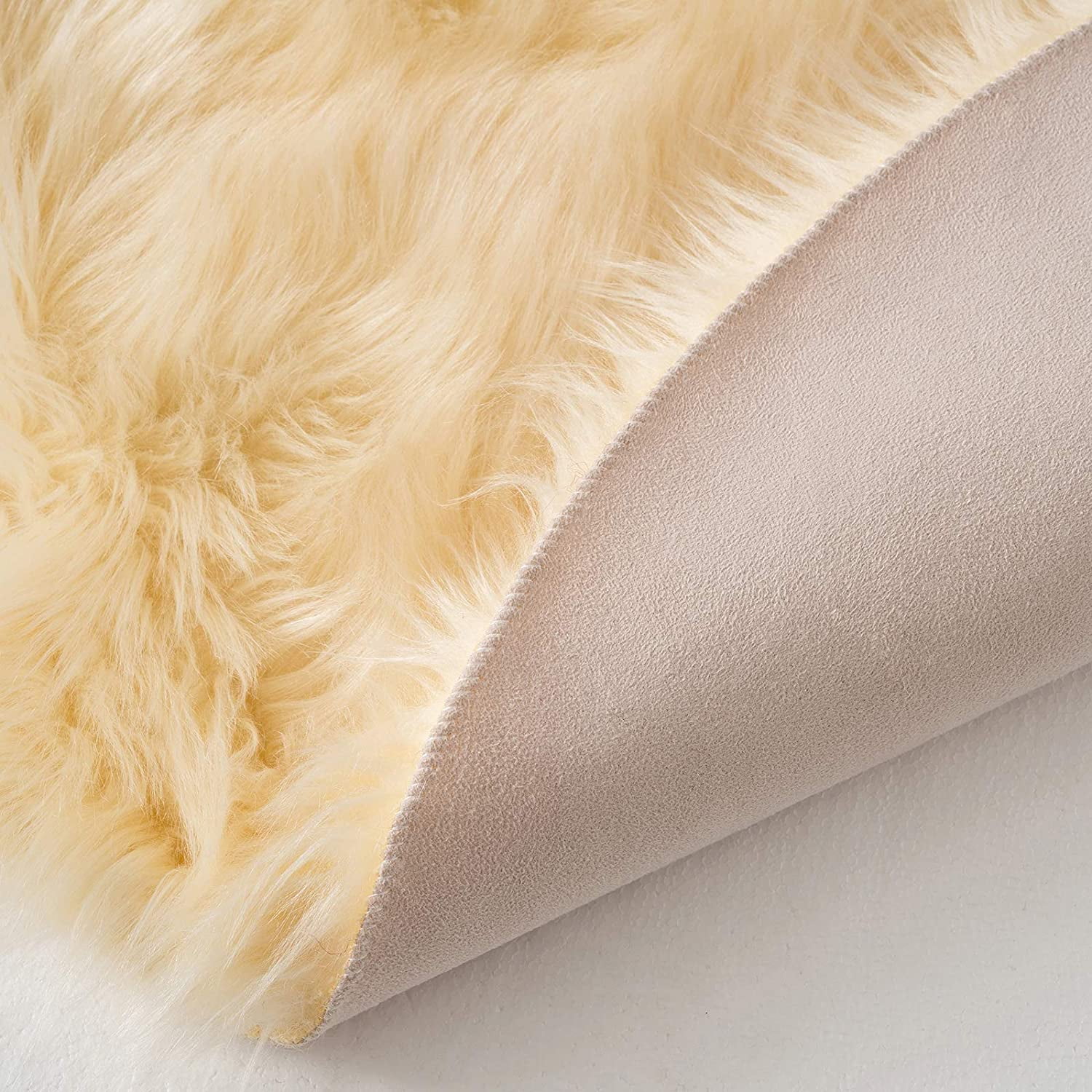 Sanmadrola Shag Area Rug, 3x3 Round Beige Yellow Indoor Ultra Soft Plush Rugs for Living Room, Non-Skid Modern Nursery Faux Fur Rugs for Kids Room Home Decor