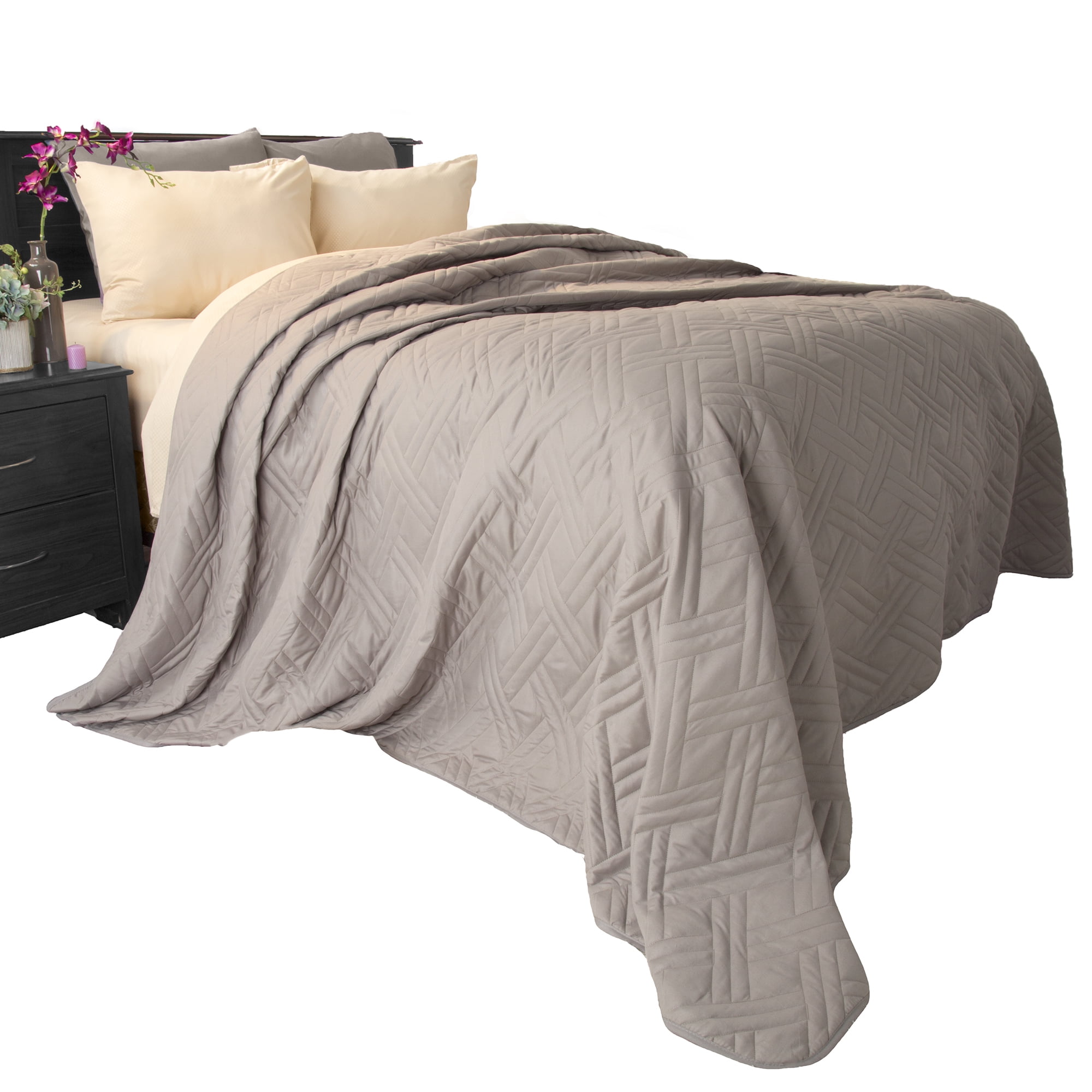 Somerset Home Solid Color Bed Quilt, King, Grey