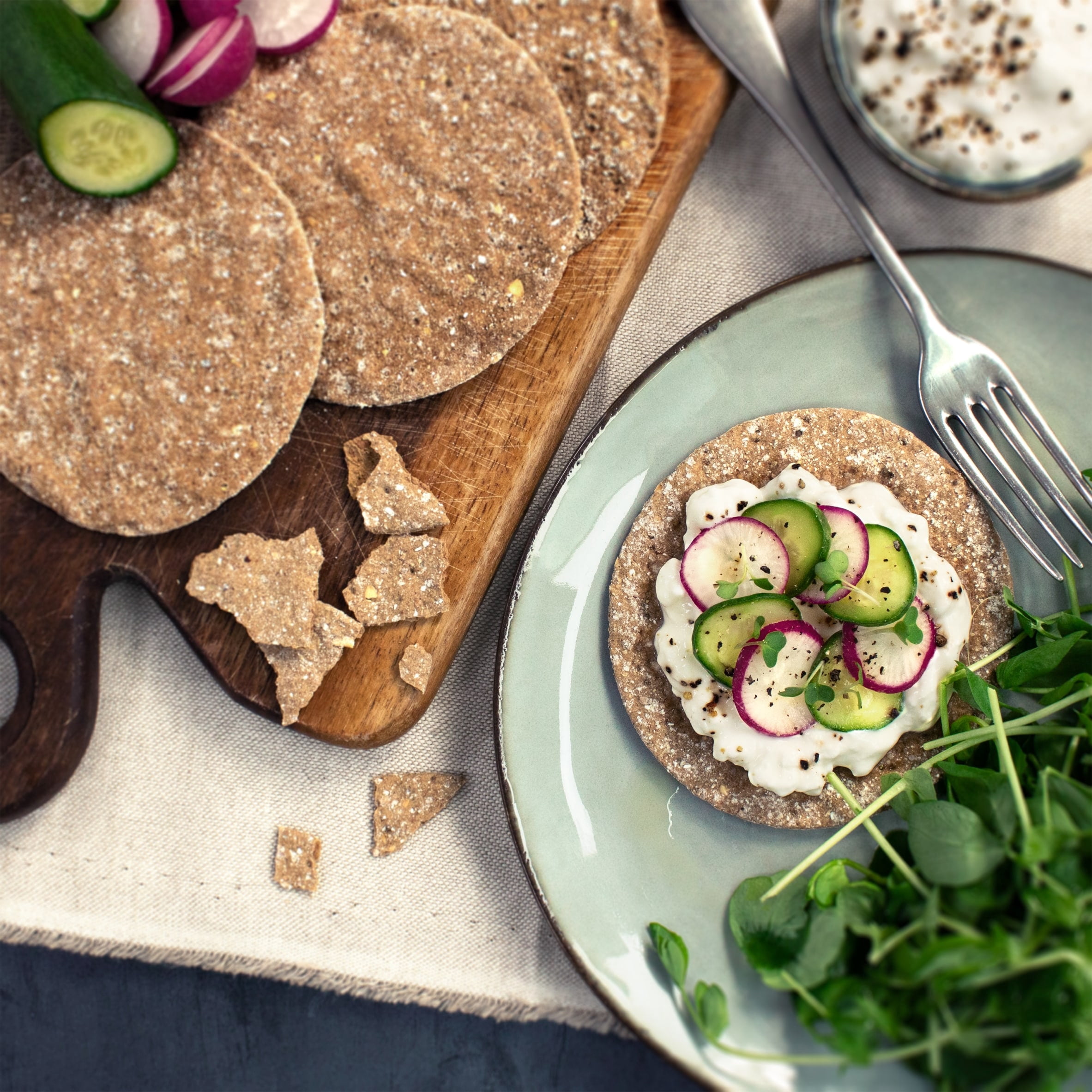 Peter's Yard Wholegrain Sourdough Crispbreads 125g, Imported from Britain