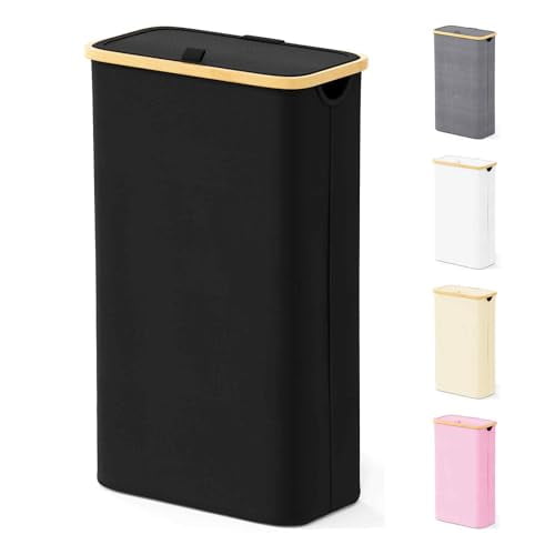 spaceaid cesto para la colada delgado con tapa, cesto para ropa estrecho de 65 l con asas de bambú, cesto plegable alto y delgado para dormitorio, baño, dormitorio, cuarto de lavado, color negro Cesto SpaceAid negro, vista frontal vertical con tapa negra y borde de bambú claro; silueta rectangular y delgada, asas empotradas y pestaña superior para abrir con una mano. Medidas 16 x 8-3/4 x 28 pulg. (65 L), diseño compacto para espacios estrechos entre lavadora y secadora; miniaturas muestran otras opciones de color. Adecuado también como organizador estrecho en armarios o casas rodantes.