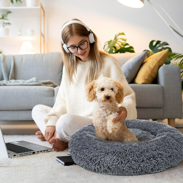 Calming Bobble Chenille Round Donut Pet Bed - Grey – Charlie's Pet