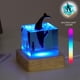 thumbnail image 4 of Fiudx Adorno de Resina Marina, Luz Brillante de Colores, Alimentación Por Usb, Miniatura Decorativa, Ideal para Dormitorio, Sala de Estar, Oficina, Ambiente Relajante, Regalo Único, 7 X 7 X 6,7 Cm, 4 of 6
