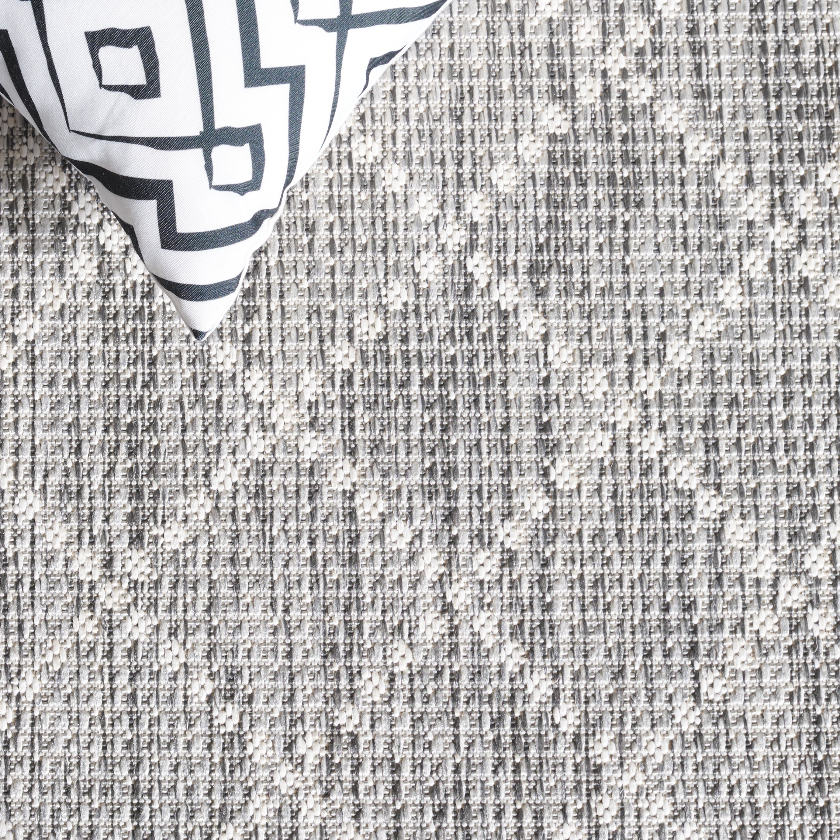 SAFAVIEH Courtyard Joyce Geometric Indoor/Outdoor Area Rug, Light Grey/Dark Grey, 6'7" x 6'7" Round