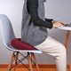 thumbnail image 5 of Cojín de asiento Tipo Donut Kuymtek para aliviar el Dolor en el Coxis rojo, 5 of 9