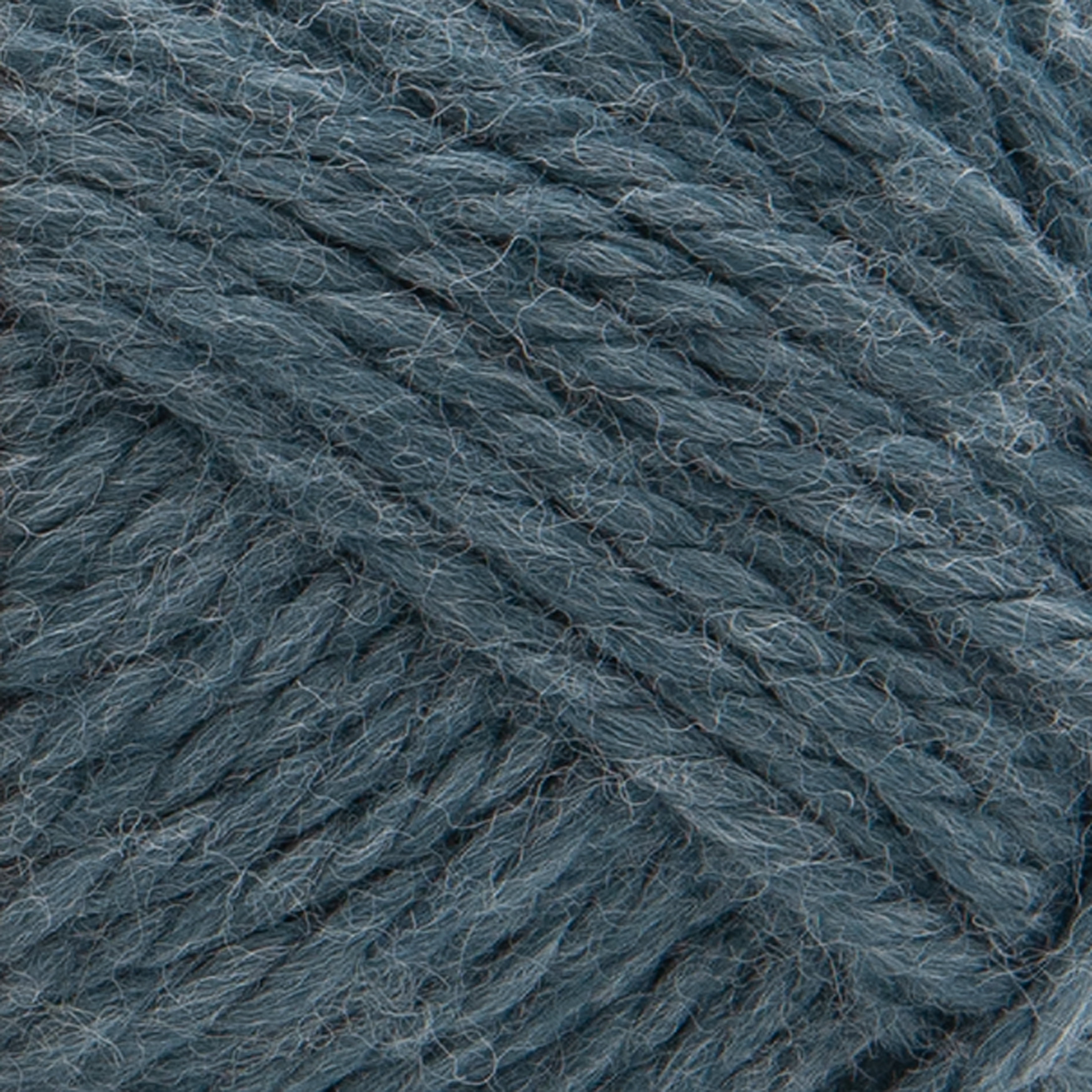 Lion Brand Yarn Re-Spun Thick & Quick Evergreen Super Bulky Recycled  Polyester Green Yarn 1 Pack 