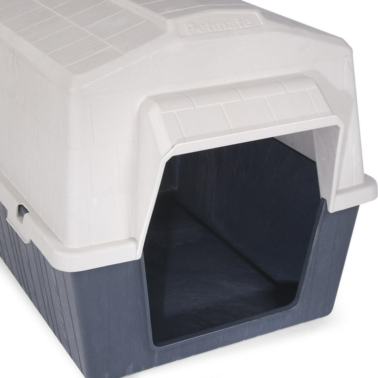 Petmate barnhome hotsell iii dog house