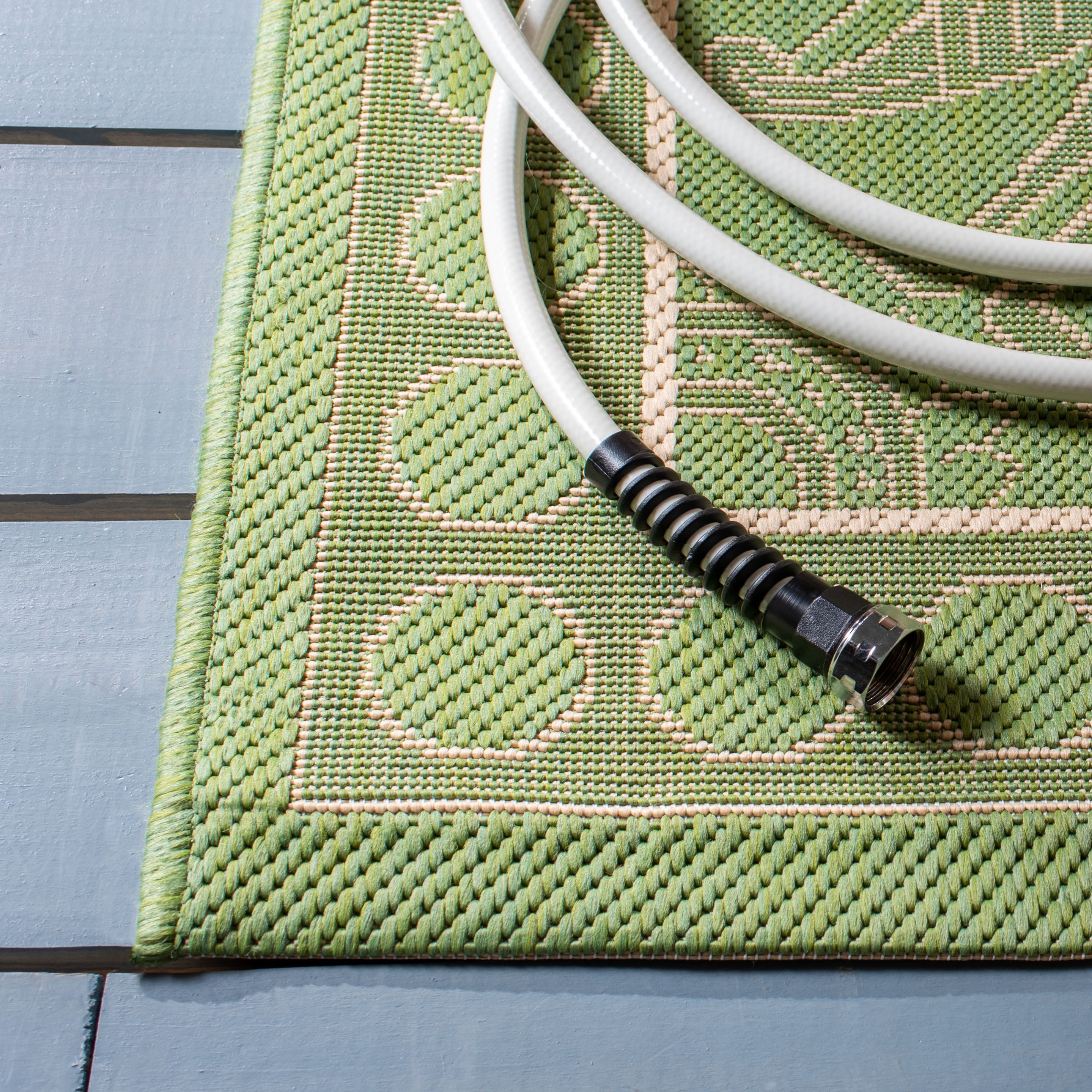 Safavieh Courtyard Cooper Botanical Indoor/Outdoor Area Rug, Olive/Natural, 6'7" x 6'7" Square