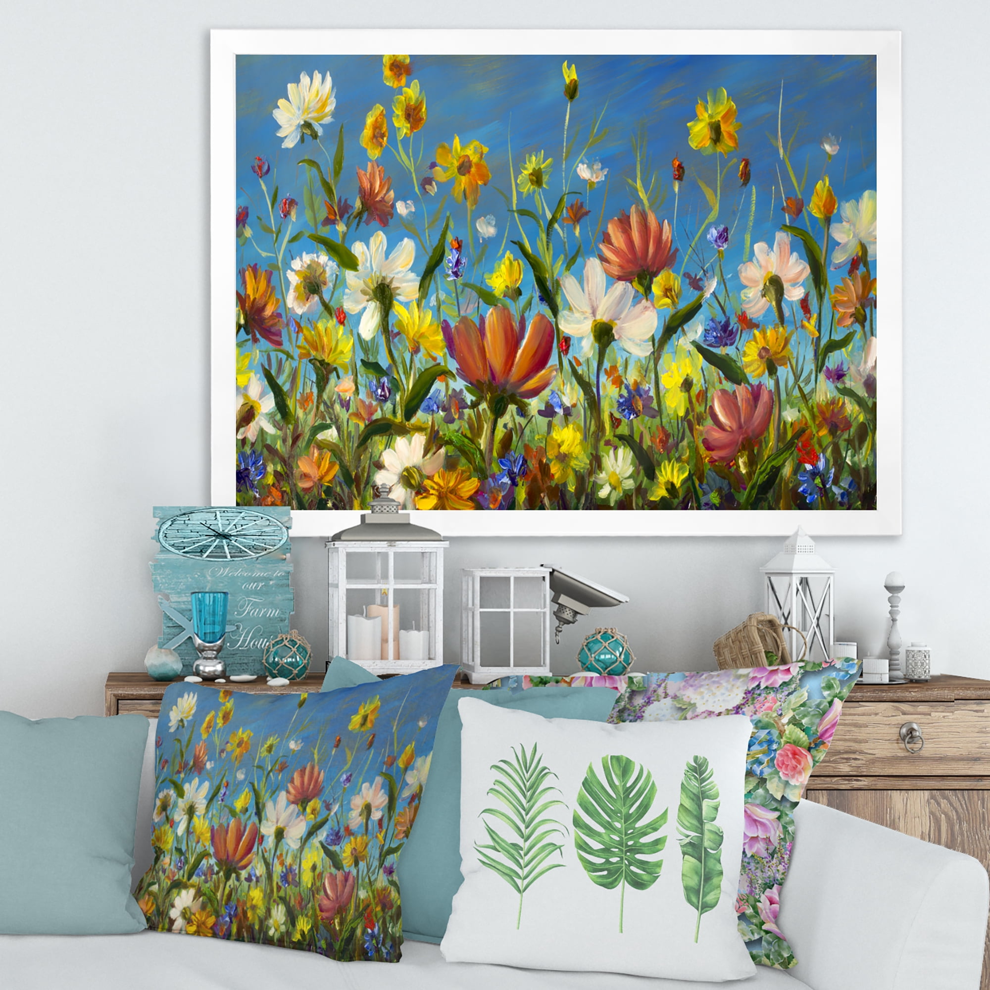 Designart 'Beautiful Field Flowers In Nature' Traditional Framed Art Print