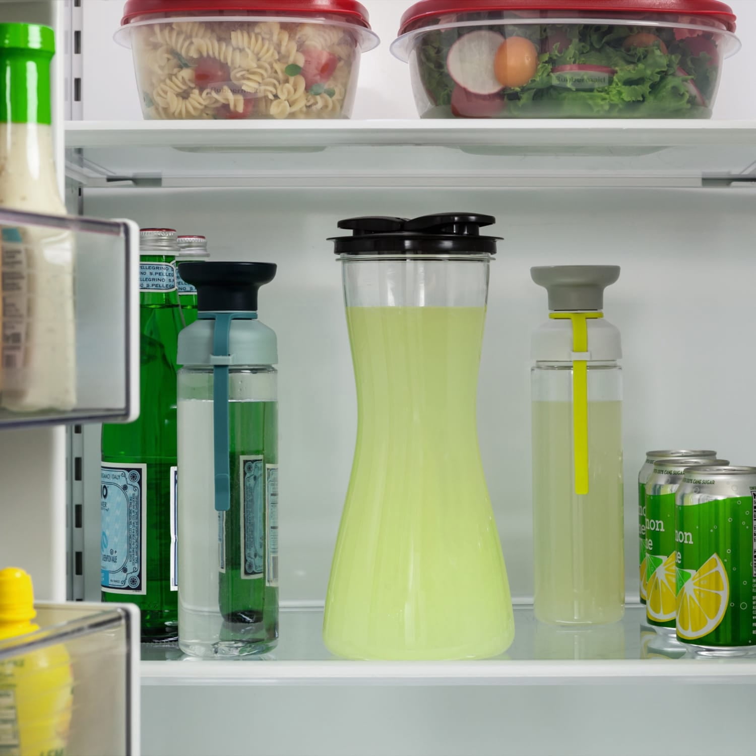 Rubbermaid, Beverage Storage, Carafe with Leak-Proof Lid, 2-quart, Clear, great for entertaining and serving.