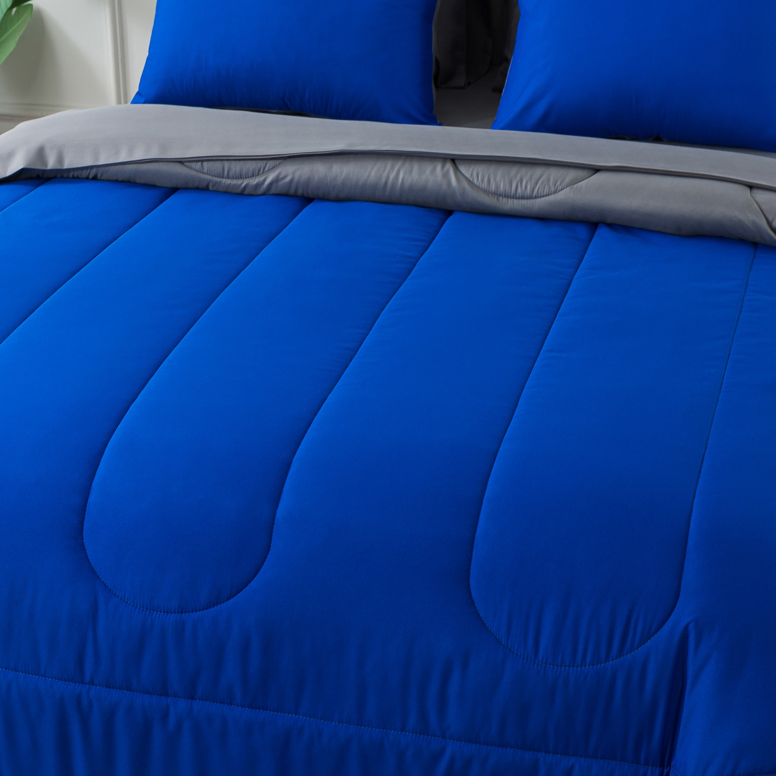 Mainstays Blue Reversible 7-Piece Bed in a Bag Comforter Set with Sheets, Queen - image 4 of 12