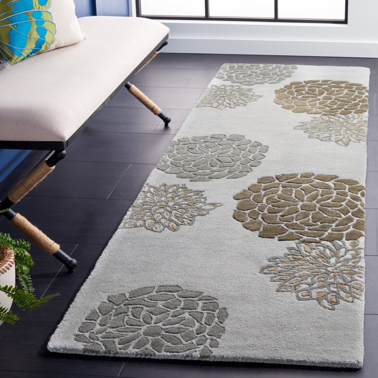 SAFAVIEH Soho Brisbane Floral Wool Runner Rug, Light Grey, 2'6" x 14'