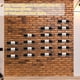 thumbnail image 5 of Organizador de almacenamiento de metal para decoración de sala de estar moderna, estante de vino de pared de 6 botellas de color negro, 5 of 5