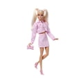 thumbnail image 4 of Muñeca Mattel Barbie Deluxe Style Muñeca con Chamarra Rosa, 4 of 6