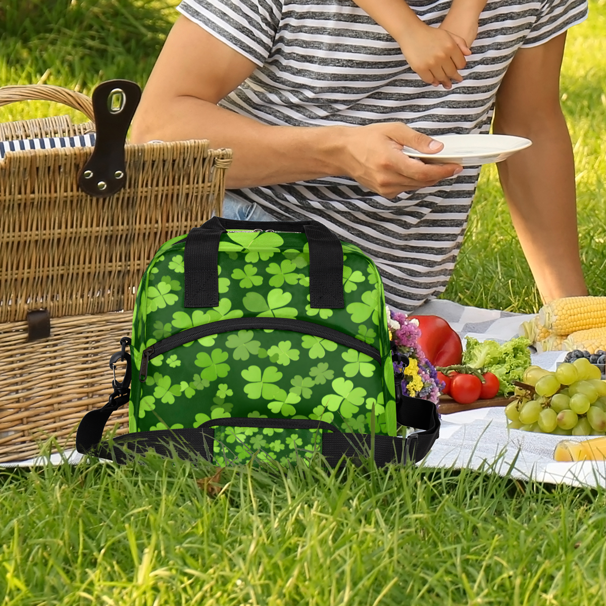 Herdesigns Green Clover Shamrock Insulated Lunch Bag for Women Men Adults Large Reusable Lunch Box St. Patrick's Day Leakproof Cooler Tote Bags with Adjustable Shoulder Strap