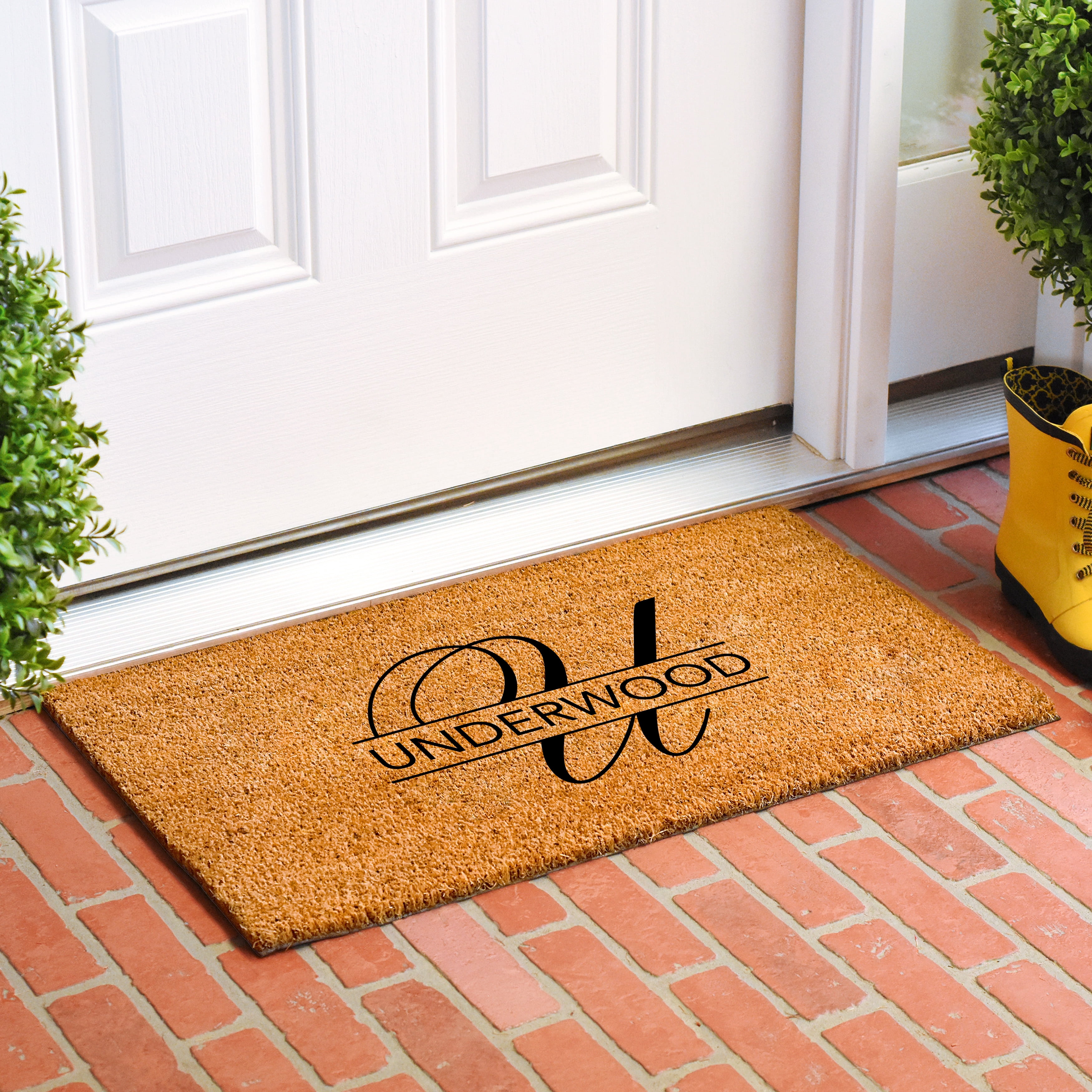 Calloway Mills 111013672 Underwood Personalized Doormat 36" x 72"