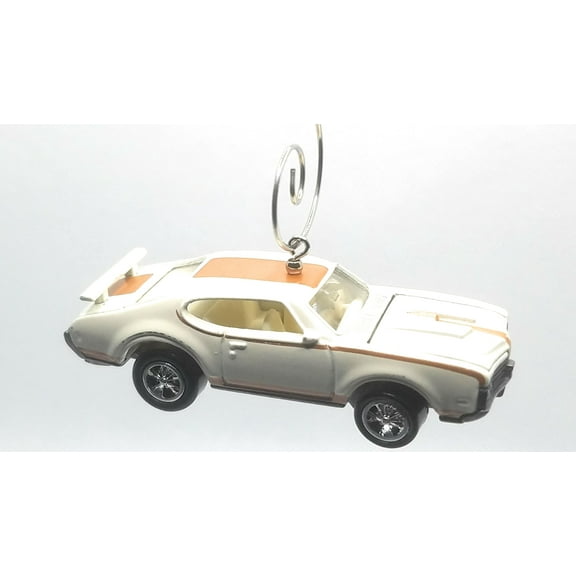 Christmas Ornament for 1969 Oldsmobile Olds 442 White with Stripe