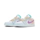 thumbnail image 1 of Zapatillas de baloncesto Air 1 Low OG blancas, azules hielo, clásicas, blancas, negras y rojas, unisex, cómodas, con correa, estilo retro, informales, de caña baja, 1 of 4