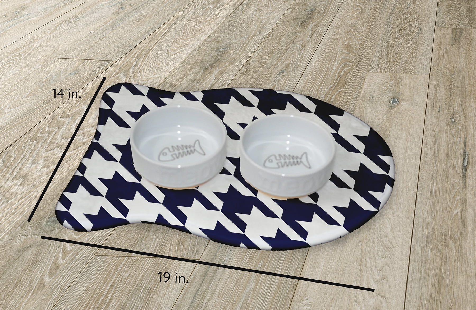Simply Daisy Houndstooth Fish Shape Pet Feeding Mat for Cats