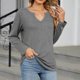 thumbnail image 4 of Blusa informal de manga larga y cuello en V para mujer: top de poliéster de color liso, estilo informal y moderno, tallas S-XXL para llevar a diario en otoño., 4 of 7