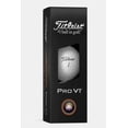 thumbnail image 1 of Pelotas de golf Titleist Pro V1 2025 con funda blanca, paquete de 3, 1 of 2