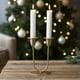 thumbnail image 4 of Candelabro romántico de dos brazos | Elegante candelabro de hierro para decorar mesas de Navidad y bodas | Centro de mesa dorado y negro para cenas y eventos, 4 of 7