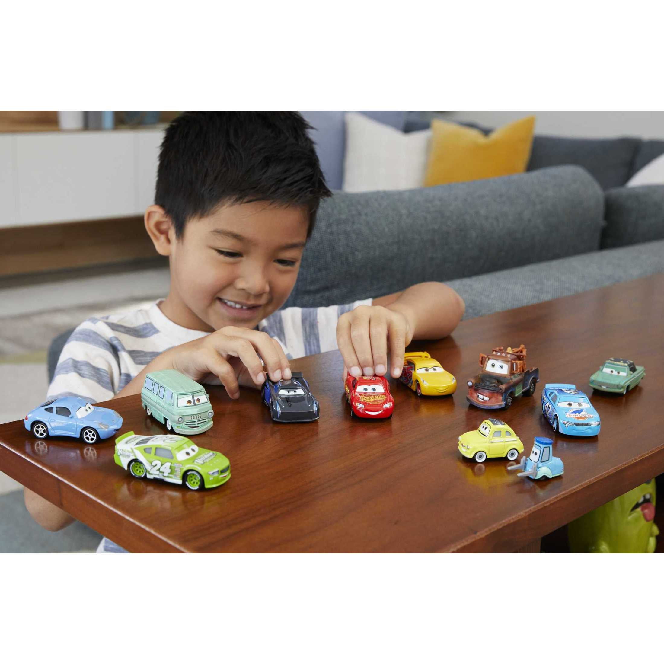 Disney Pixar Cars DieCast Vehicle Set, 10Pack of 1:55 Scale Toy Cars, Featuring Mater and Movie ｃｈａｒ(图3)