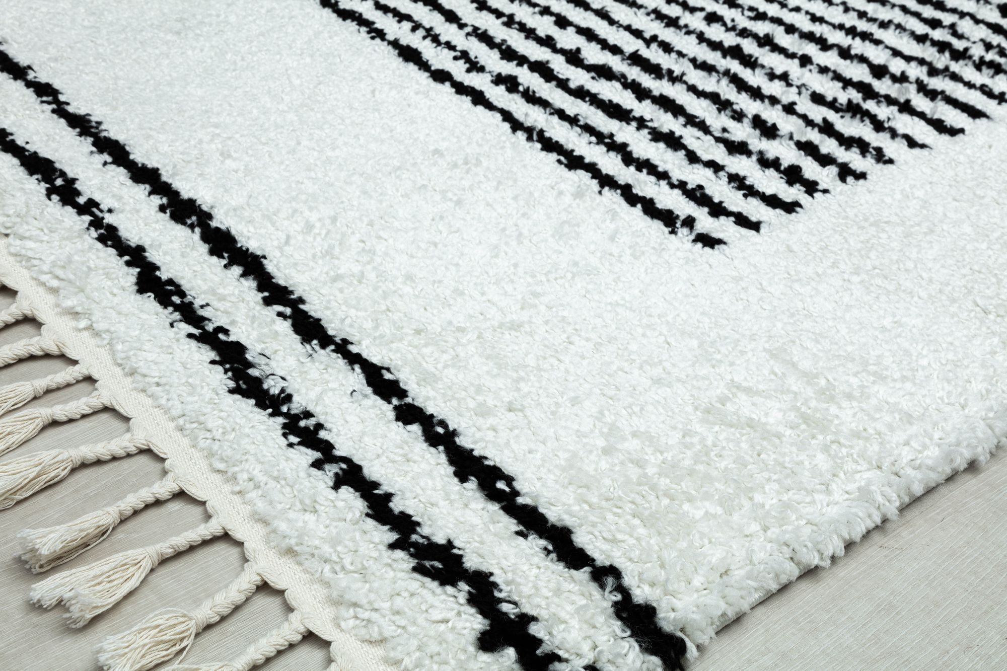 Rugs America BT35D Snow Veil Stripe Shag White Area Rug, 2'6" x 8'