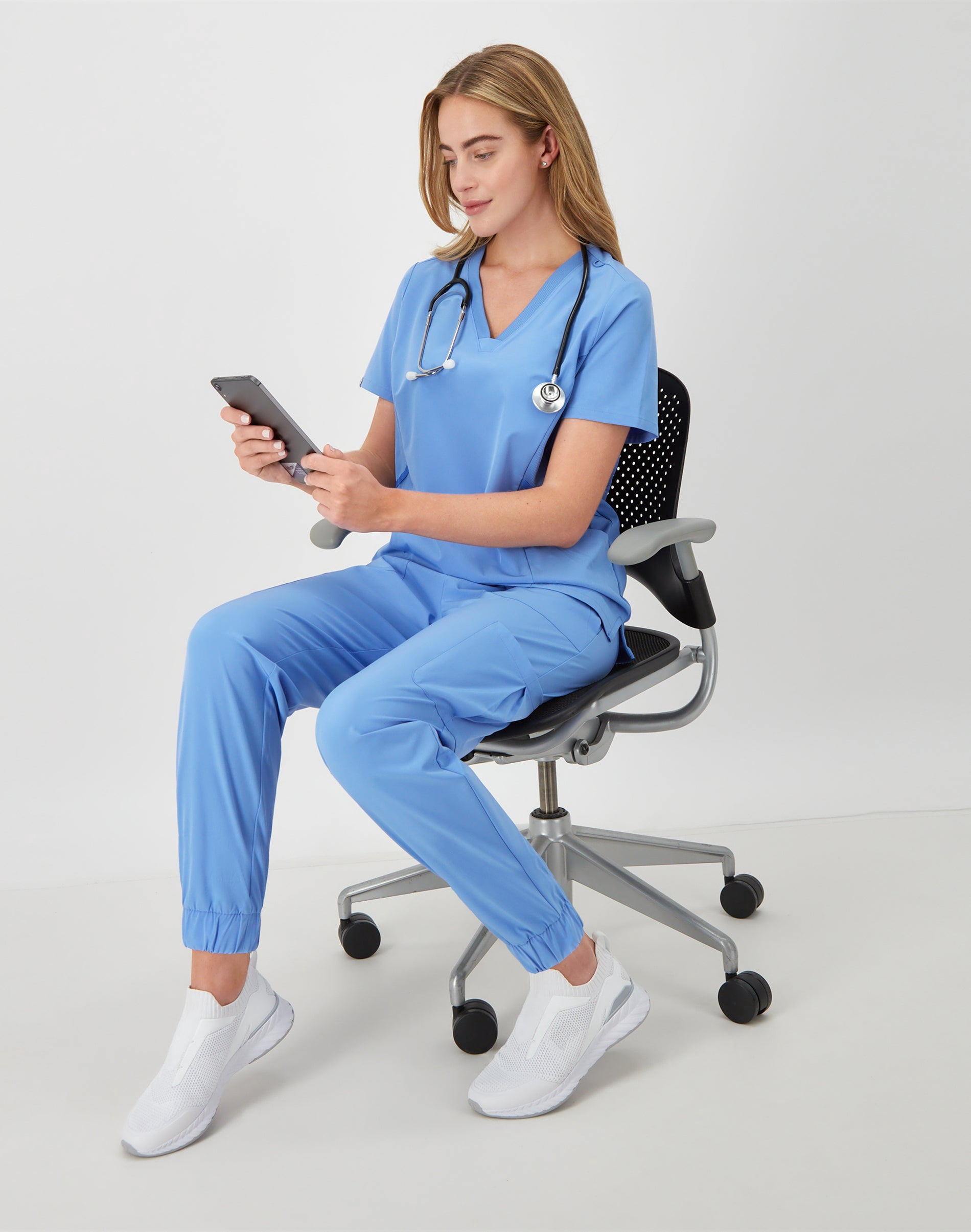 Hanes Comfort Fit Scrubs Women's Scrub Top Ceil Blue M
