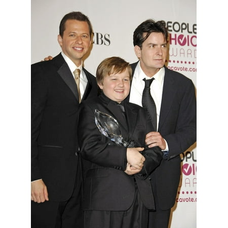 Jon Cryer Angus T Jones Charlie Sheen In The Press Room For The 33Rd Annual PeopleS Choice Awards - Press Room The Shrine Auditorium Los Angeles Ca January 09 2007 Photo By Michael GermanaEverett